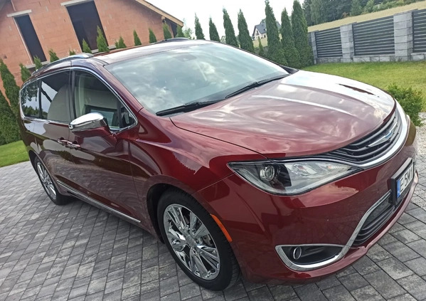 Chrysler Pacifica cena 99900 przebieg: 188000, rok produkcji 2017 z Pyrzyce małe 56